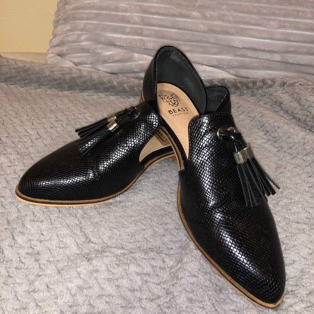 Black flats